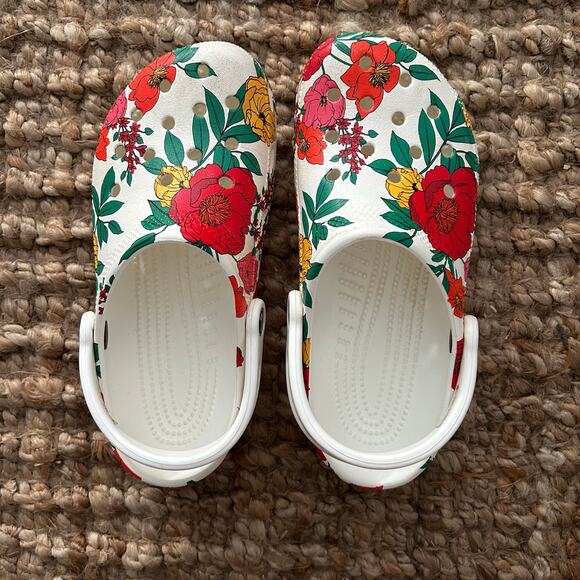 Crocs Classic Clogs Floral Print – Women’s Size 6 - Picture 2 of 12